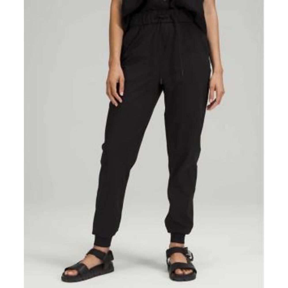 LULULEMON Women’s Black Stretch High-Rise Jogger Size 6
